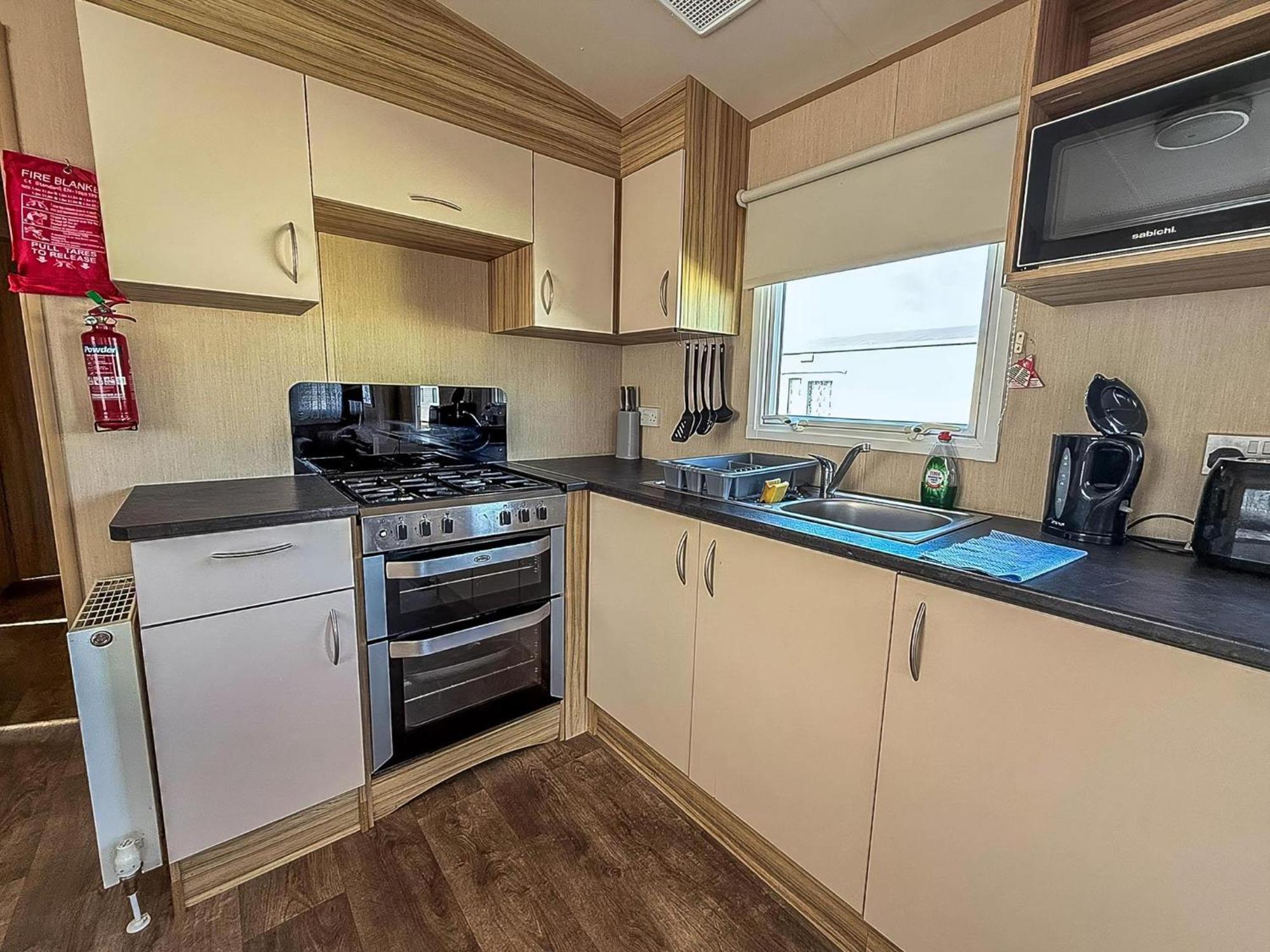 Hopton on Sea Great 8 Berth Caravan In Norfolk Near To Great Yarmouth Ref 20178Bs מראה חיצוני תמונה